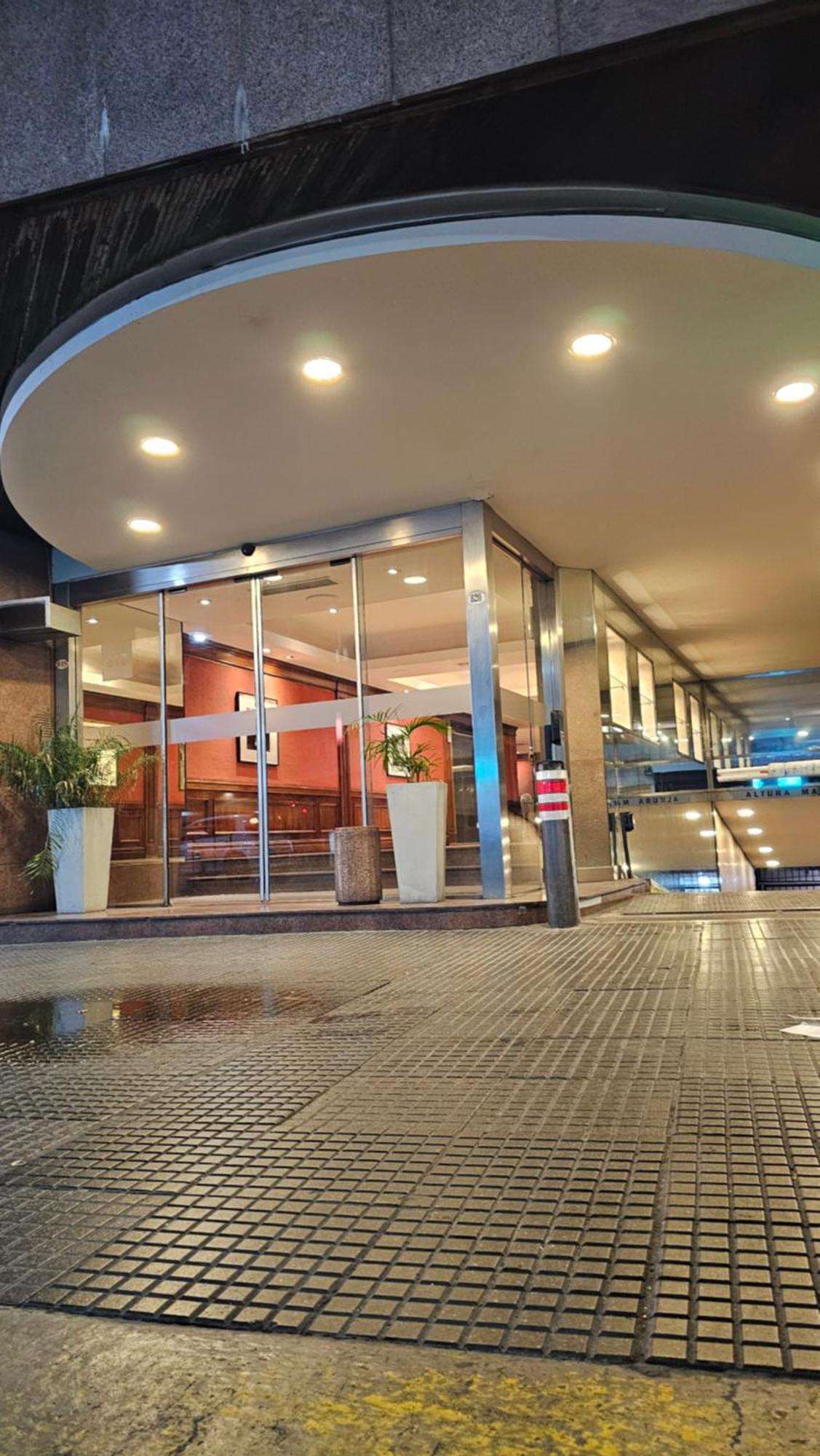 ブエノスアイレスDepartamento En Microcentro A Pasos Del Obeliscoアパートメント エクステリア 写真